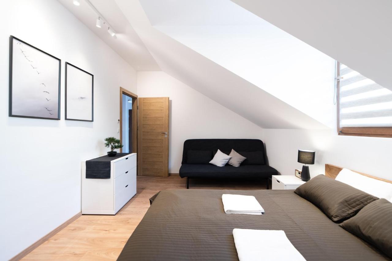 Neo Sky Apartment, Free Parking, 15 Min Walk Old Town&Kazimierz - By Homelike Krakau Buitenkant foto