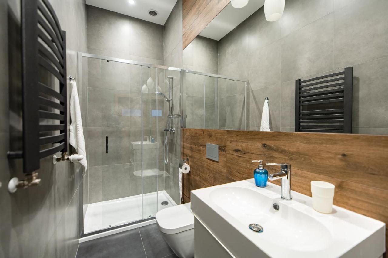 Neo Sky Apartment, Free Parking, 15 Min Walk Old Town&Kazimierz - By Homelike Krakau Buitenkant foto